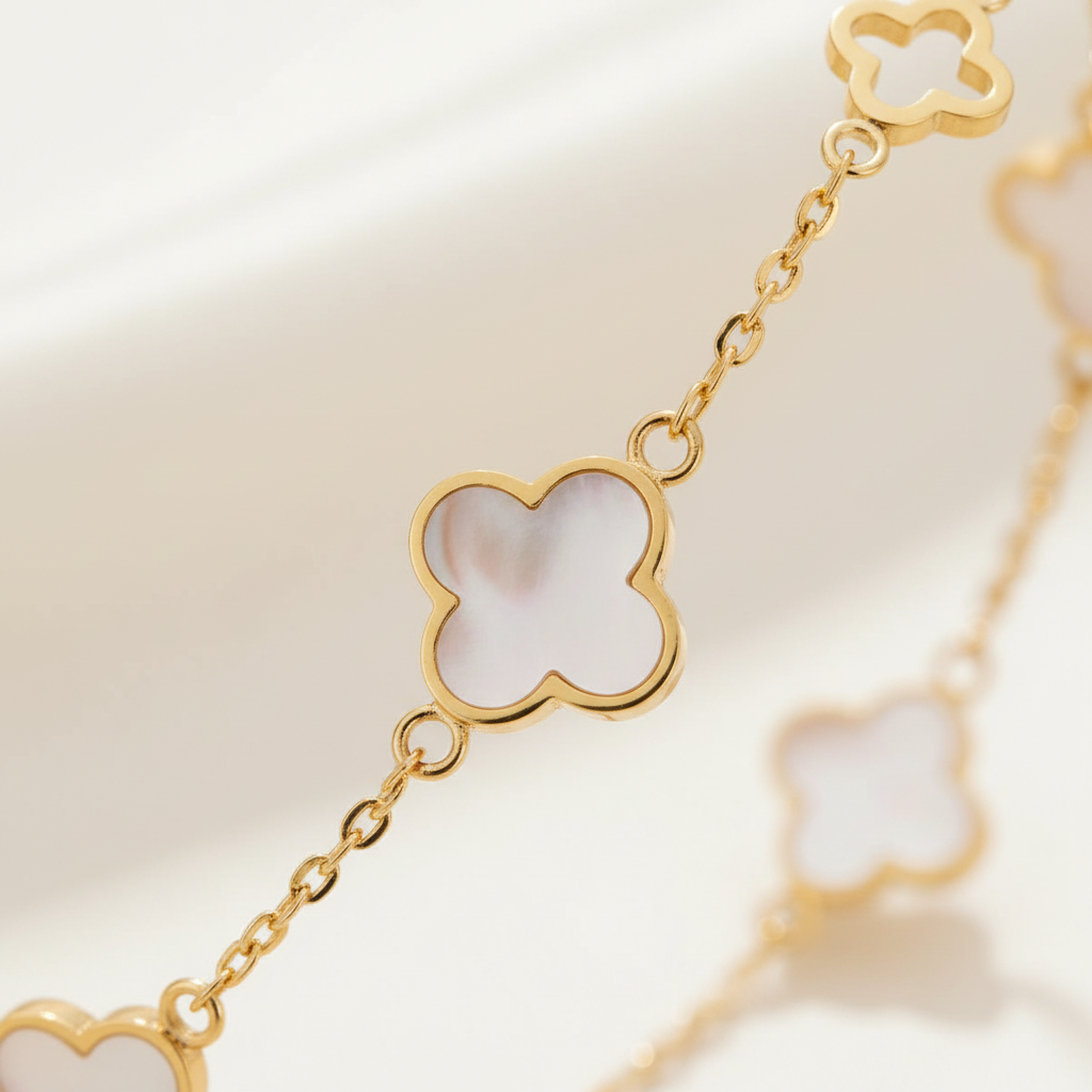 White Shell Clover Bracelet | Gold-Plated