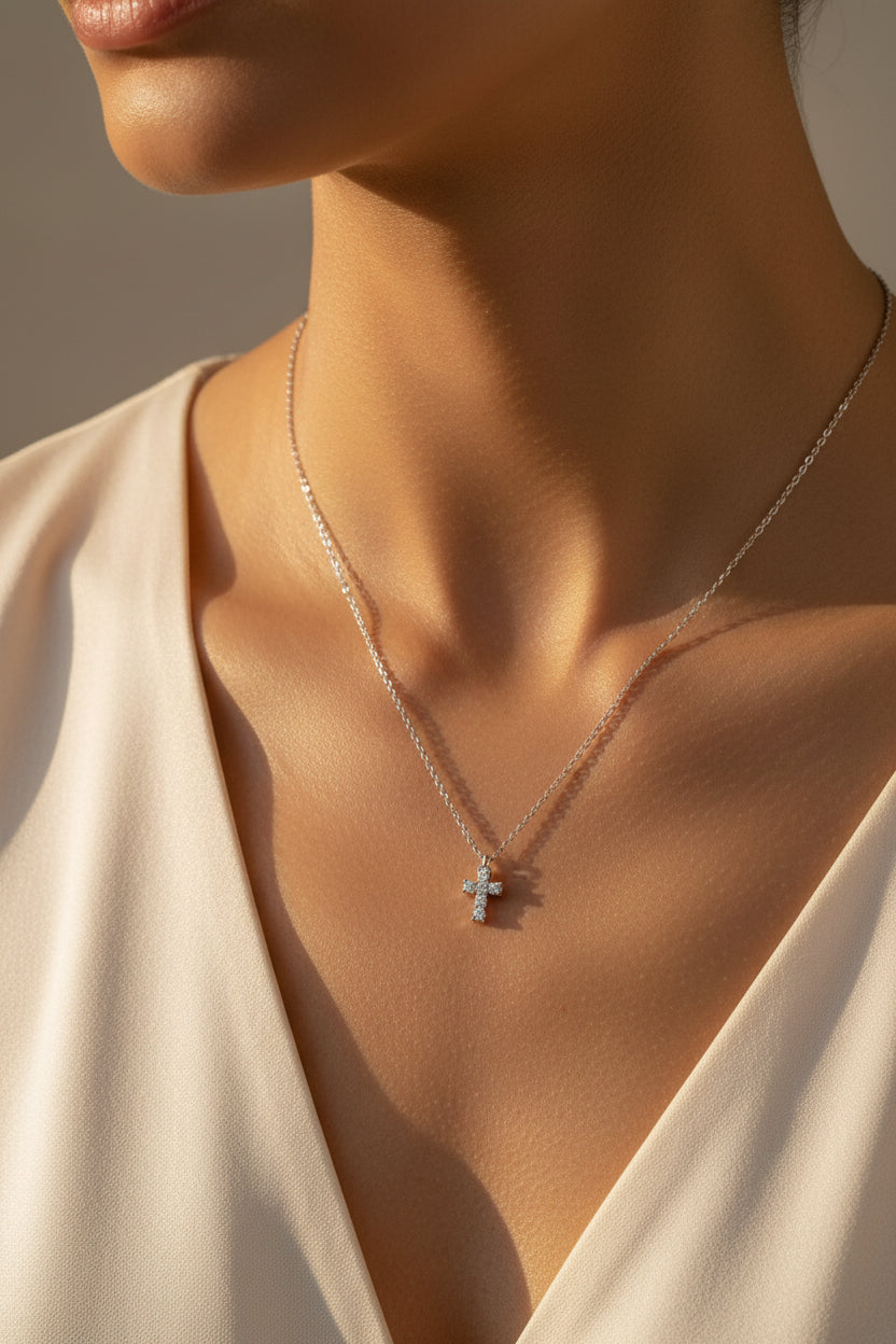 Cross Pendant Necklace Silver | Ivory Nova