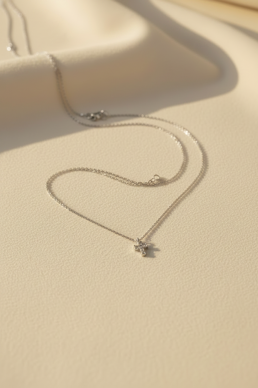 Cross Pendant Necklace Silver | Ivory Nova