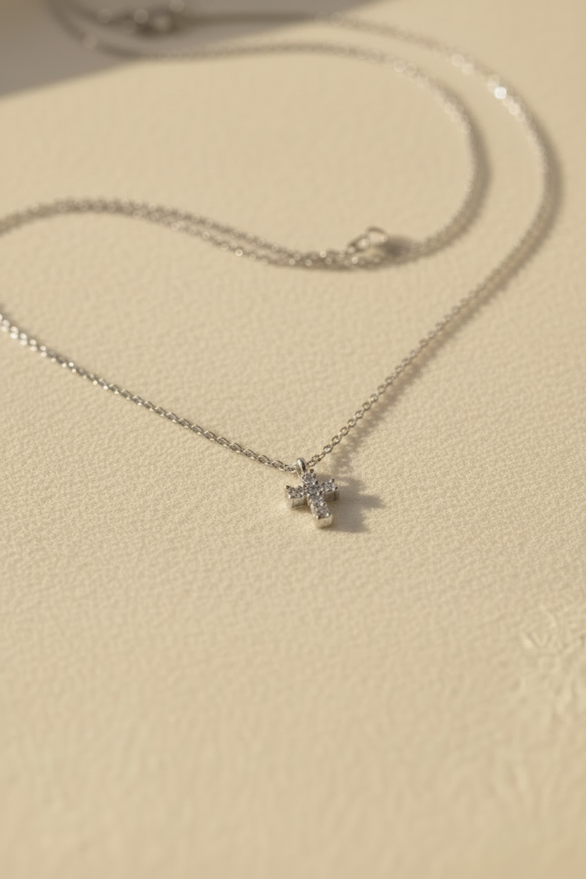 Cross Pendant Necklace Silver | Ivory Nova