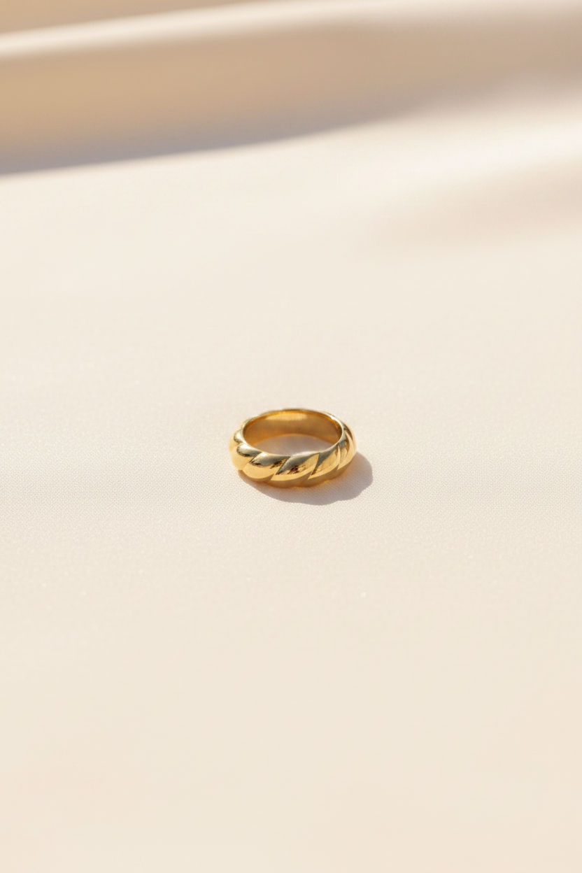 Twisted Band Ring | Gold-Plated | Ivory Nova