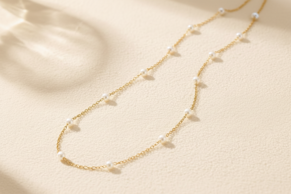 Minimal Pearl Necklace